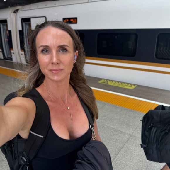 Meet your Posher, Amanda - Picture 3 of 8